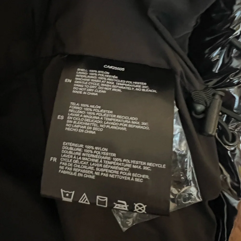 Noize “Coco” Cropped Glossy Puffer NEW - Picture 7 of 14